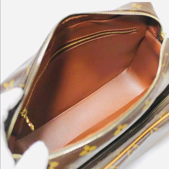 Louis Vuitton Monogram Crossbody Messenger - Picture 13 of 13